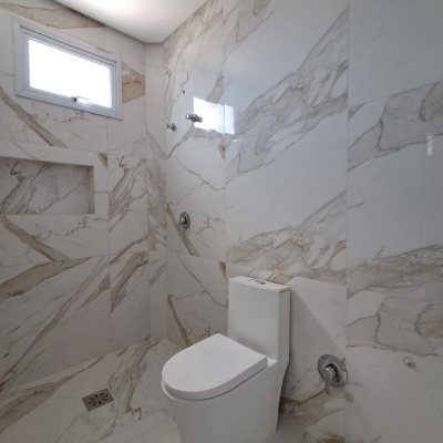 Casa Residencial com 181m², 4 quartos (sendo 4 suítes), 2 garagens, no bairro Ingleses em Florianópolis