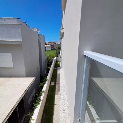 Casa Residencial com 181m², 4 quartos (sendo 4 suítes), 2 garagens, no bairro Ingleses em Florianópolis