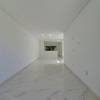 Casa Residencial com 181m², 4 quartos (sendo 4 suítes), 2 garagens, no bairro Ingleses em Florianópolis