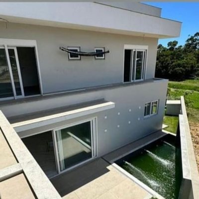 Casa em Condomínio com 400m², 4 quartos, 3 suítes, 4 garagens, no bairro Ingleses em Florianópolis