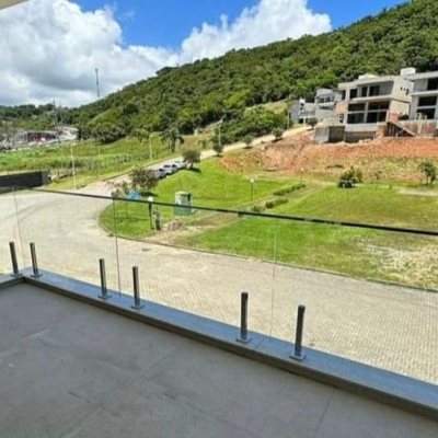 Casa em Condomínio com 400m², 4 quartos, 3 suítes, 4 garagens, no bairro Ingleses em Florianópolis
