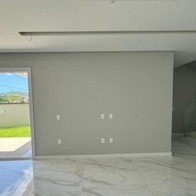 Casa em Condomínio com 400m², 4 quartos, 3 suítes, 4 garagens, no bairro Ingleses em Florianópolis