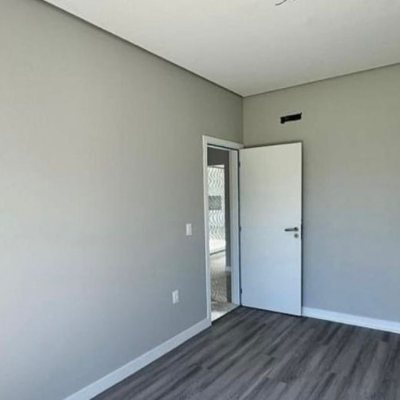 Casa em Condomínio com 400m², 4 quartos, 3 suítes, 4 garagens, no bairro Ingleses em Florianópolis