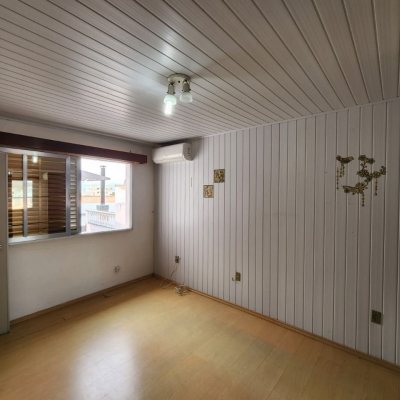 Casa Comercial com 105m², no bairro Estreito em Florianópolis