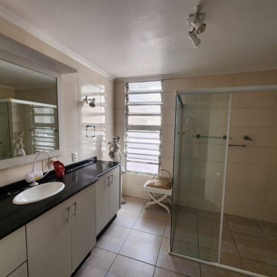 Casa Comercial com 105m², no bairro Estreito em Florianópolis