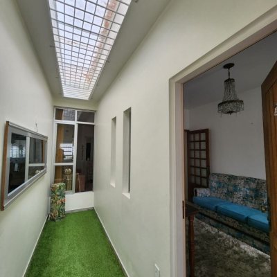 Casa Comercial com 105m², no bairro Estreito em Florianópolis