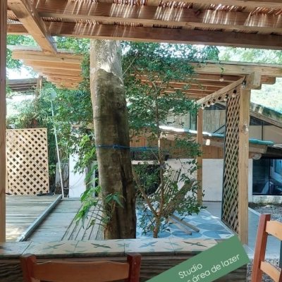 Casa Residencial com 135m², 1 quarto, 2 garagens, no bairro Sambaqui em Florianópolis