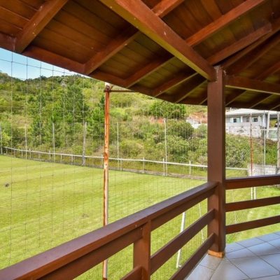 Sitio com 320m², 4 quartos, 3 suítes, 4 garagens, no bairro Ribeirão Da Ilha em Florianópolis