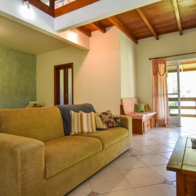 Sitio com 320m², 4 quartos, 3 suítes, 4 garagens, no bairro Ribeirão Da Ilha em Florianópolis