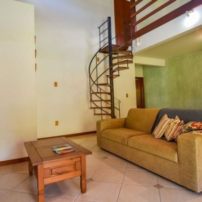 Sitio com 320m², 4 quartos, 3 suítes, 4 garagens, no bairro Ribeirão Da Ilha em Florianópolis