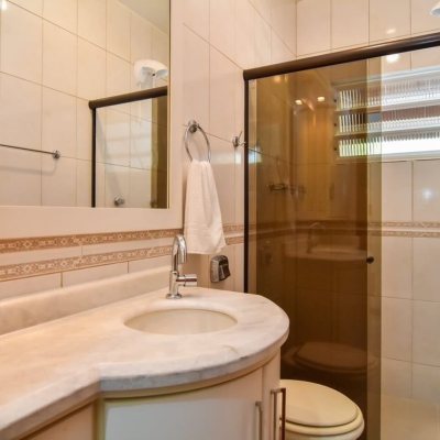 Sitio com 320m², 4 quartos, 3 suítes, 4 garagens, no bairro Ribeirão Da Ilha em Florianópolis