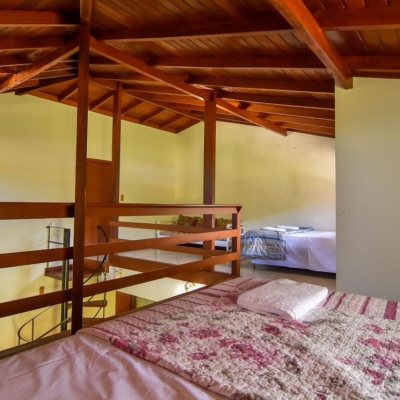 Sitio com 320m², 4 quartos, 3 suítes, 4 garagens, no bairro Ribeirão Da Ilha em Florianópolis