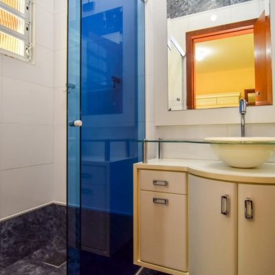 Sitio com 320m², 4 quartos, 3 suítes, 4 garagens, no bairro Ribeirão Da Ilha em Florianópolis