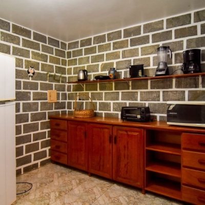 Sitio com 320m², 4 quartos, 3 suítes, 4 garagens, no bairro Ribeirão Da Ilha em Florianópolis