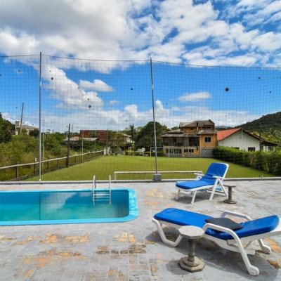 Sitio com 320m², 4 quartos, 3 suítes, 4 garagens, no bairro Ribeirão Da Ilha em Florianópolis