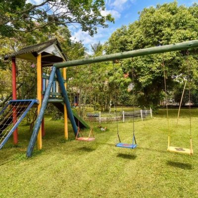 Sitio com 320m², 4 quartos, 3 suítes, 4 garagens, no bairro Ribeirão Da Ilha em Florianópolis