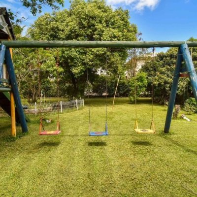 Sitio com 320m², 4 quartos, 3 suítes, 4 garagens, no bairro Ribeirão Da Ilha em Florianópolis