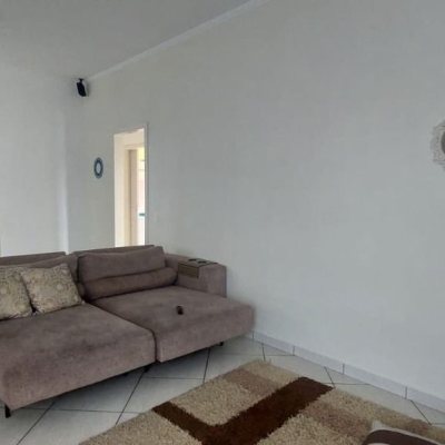 Casa Residencial com 113m², 4 quartos, 1 suíte, 2 garagens, no bairro Carianos em Florianópolis