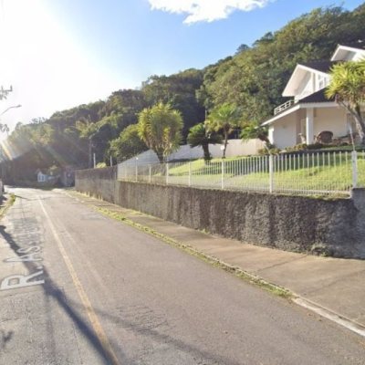 Terrenos Residenciais com 704m², no bairro Ponta De Baixo em São José