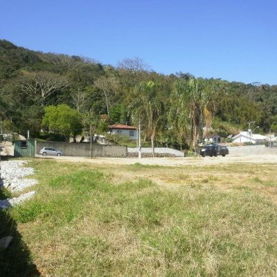 Terrenos Residenciais com 704m², no bairro Ponta De Baixo em São José