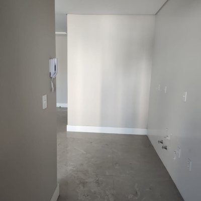 Apartamentos com 98m², 3 quartos, 3 suítes, 3 garagens, no bairro Trindade em Florianópolis