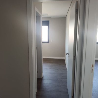 Apartamentos com 98m², 3 quartos, 3 suítes, 3 garagens, no bairro Trindade em Florianópolis