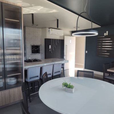 Apartamentos com 98m², 3 quartos, 3 suítes, 3 garagens, no bairro Trindade em Florianópolis