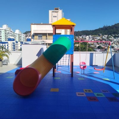 Apartamentos com 98m², 3 quartos, 3 suítes, 3 garagens, no bairro Trindade em Florianópolis