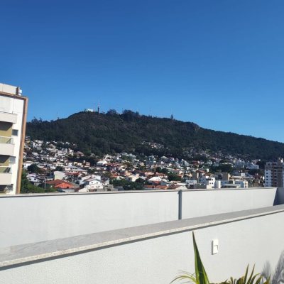 Apartamentos com 98m², 3 quartos, 3 suítes, 3 garagens, no bairro Trindade em Florianópolis