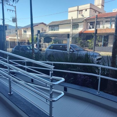 Apartamentos com 98m², 3 quartos, 3 suítes, 3 garagens, no bairro Trindade em Florianópolis