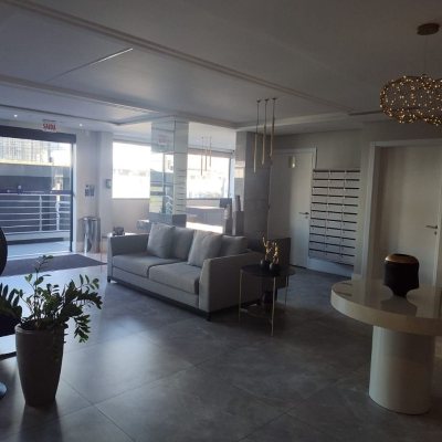 Apartamentos com 98m², 3 quartos, 3 suítes, 3 garagens, no bairro Trindade em Florianópolis