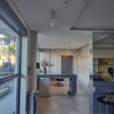 Apartamentos com 98m², 3 quartos, 3 suítes, 3 garagens, no bairro Trindade em Florianópolis