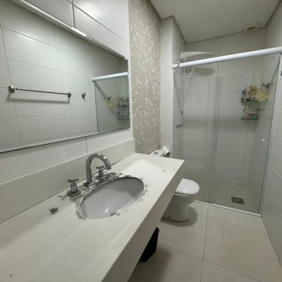 Apartamentos com 124m², 3 quartos, 2 suítes, 2 garagens, no bairro Balneário em Florianópolis