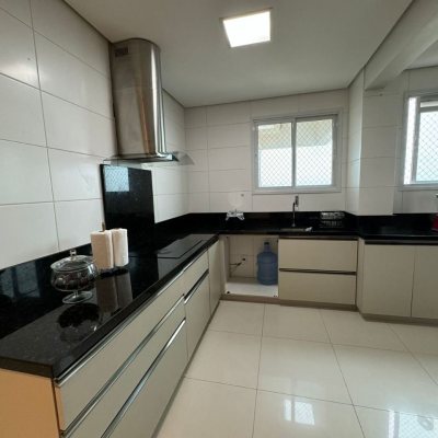 Apartamentos com 124m², 3 quartos, 2 suítes, 2 garagens, no bairro Balneário em Florianópolis