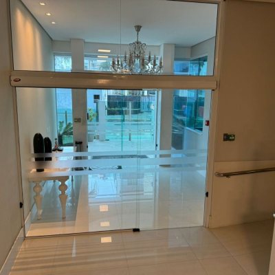 Apartamentos com 124m², 3 quartos, 2 suítes, 2 garagens, no bairro Balneário em Florianópolis