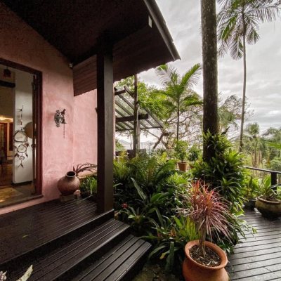 Casa em Condomínio com 264m², 4 quartos, 2 suítes, 4 garagens, no bairro Lagoa da Conceição em Florianópolis