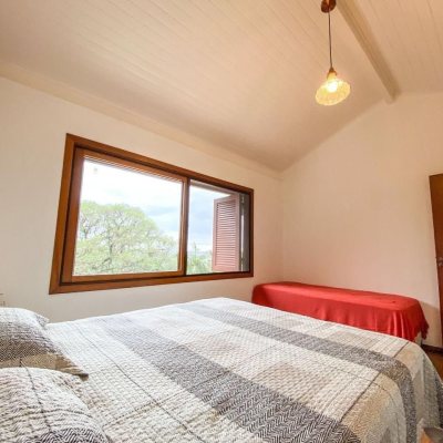 Casa em Condomínio com 264m², 4 quartos, 2 suítes, 4 garagens, no bairro Lagoa da Conceição em Florianópolis