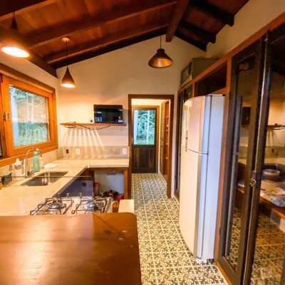 Casa em Condomínio com 264m², 4 quartos, 2 suítes, 4 garagens, no bairro Lagoa da Conceição em Florianópolis