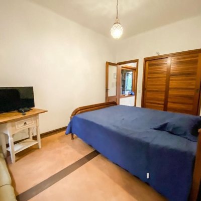 Casa em Condomínio com 264m², 4 quartos, 2 suítes, 4 garagens, no bairro Lagoa da Conceição em Florianópolis