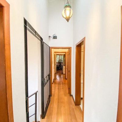 Casa em Condomínio com 264m², 4 quartos, 2 suítes, 4 garagens, no bairro Lagoa da Conceição em Florianópolis