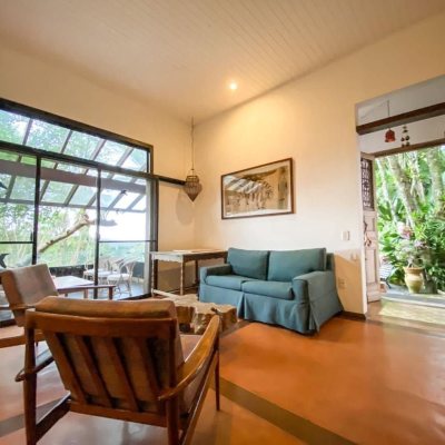 Casa em Condomínio com 264m², 4 quartos, 2 suítes, 4 garagens, no bairro Lagoa da Conceição em Florianópolis