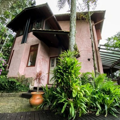 Casa em Condomínio com 264m², 4 quartos, 2 suítes, 4 garagens, no bairro Lagoa da Conceição em Florianópolis