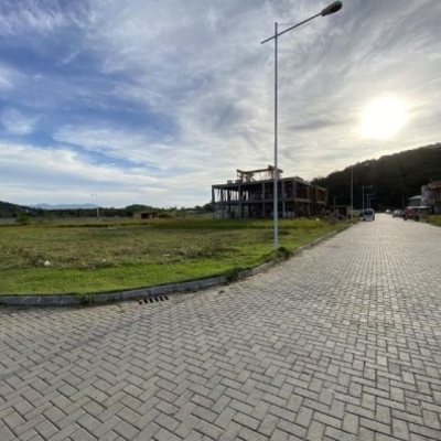 Casa Residencial com 160m², 3 quartos, 3 suítes, 2 garagens, no bairro Rio Tavares em Florianópolis