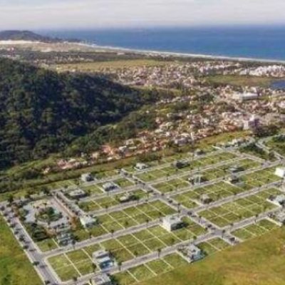 Casa Residencial com 160m², 3 quartos, 3 suítes, 2 garagens, no bairro Rio Tavares em Florianópolis