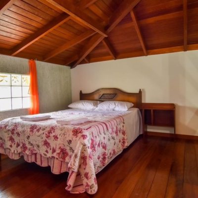 Casa Residencial com 320m², 4 quartos, 3 suítes, 4 garagens, no bairro Ribeirão Da Ilha em Florianópolis