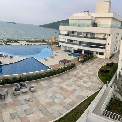 Cobertura com 235m², 3 quartos, 3 suítes, 3 garagens, no bairro Ingleses do Rio Vermelho em Florianópolis