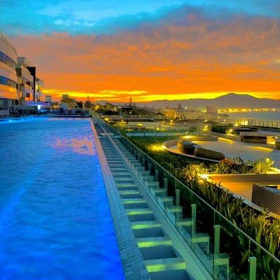 Cobertura com 235m², 3 quartos, 3 suítes, 3 garagens, no bairro Ingleses do Rio Vermelho em Florianópolis