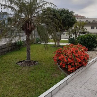 Apartamentos com 72m², 3 quartos, 1 garagem, no bairro Canto em Florianópolis