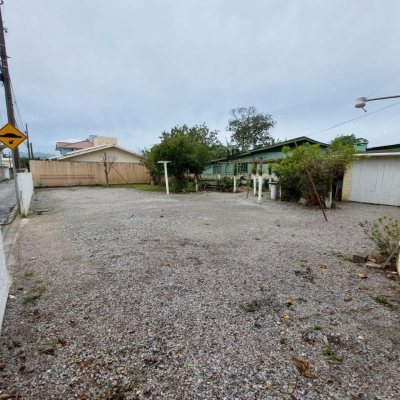 Terreno Comercial/Residencial com 896m², no bairro Ribeirão Da Ilha em Florianópolis