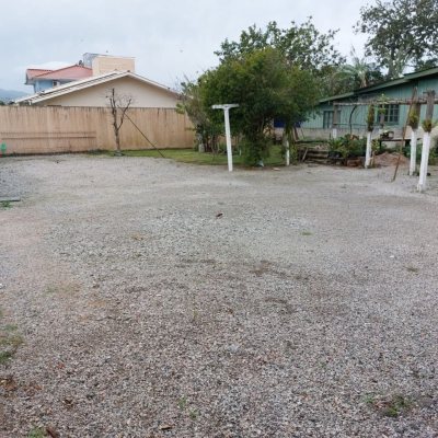 Terreno Comercial/Residencial com 896m², no bairro Ribeirão Da Ilha em Florianópolis
